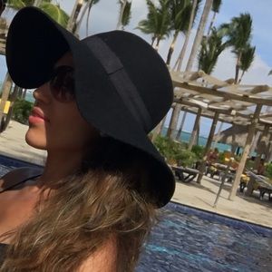 Meet your Posher, Juana